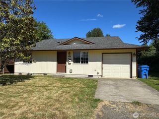 1108 S 11th Avenue, Kelso, WA 98626