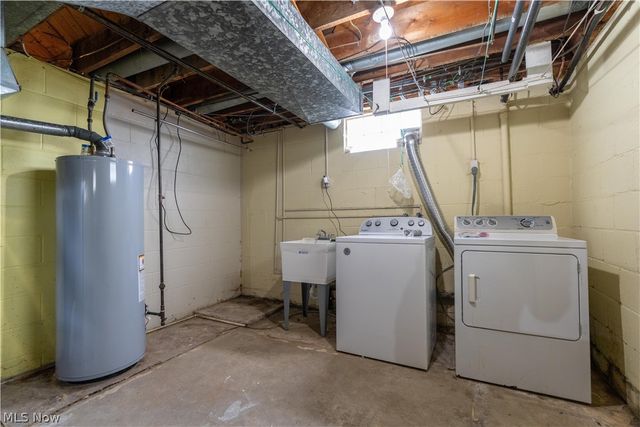 1213 Pleasantview Avenue SE, North Canton, OH 44720