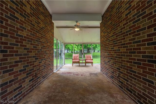 1213 Pleasantview Avenue SE, North Canton, OH 44720