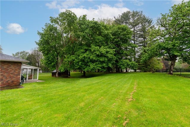 1213 Pleasantview Avenue SE, North Canton, OH 44720