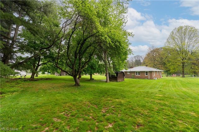 1213 Pleasantview Avenue SE, North Canton, OH 44720