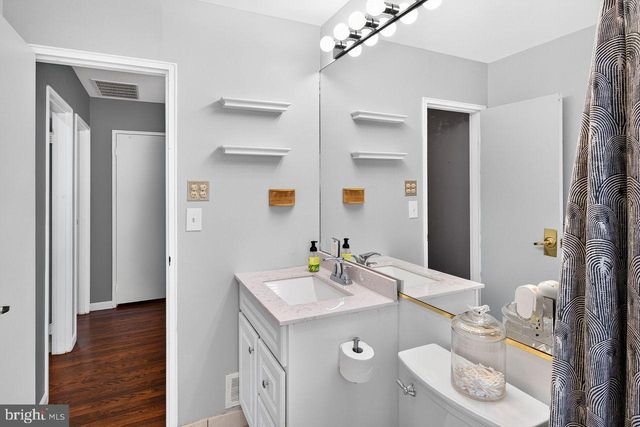 717 DORIS TER, Neptune, NJ 07753