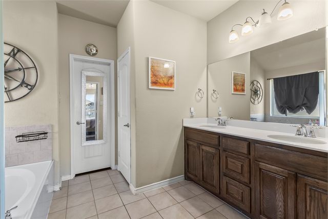 338 Amber Lane, Nevada, TX 75173