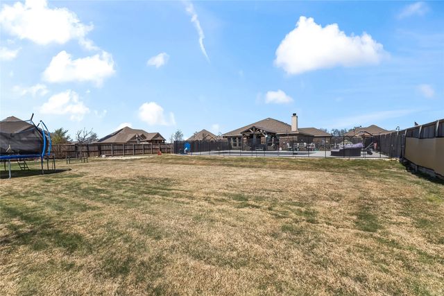 338 Amber Lane, Nevada, TX 75173