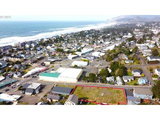 1600 Ne 14TH St, Lincoln City, OR 97367