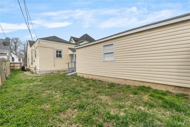 1110 State Street, New Albany, IN 47150