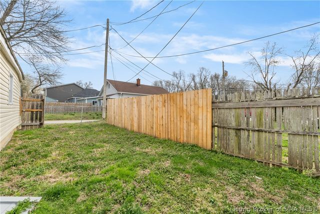 1110 State Street, New Albany, IN 47150