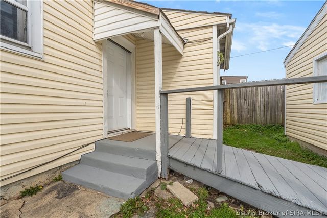 1110 State Street, New Albany, IN 47150