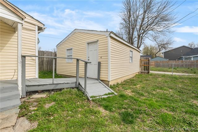 1110 State Street, New Albany, IN 47150