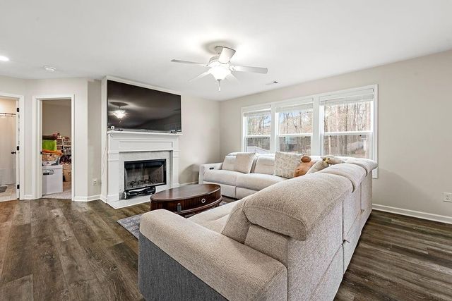 44 Fox Creek Drive, Braselton, GA 30517