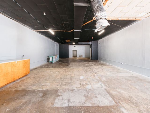 114 W Ikard Street, Henrietta, TX 76365