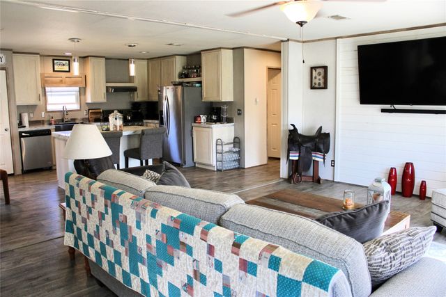 10000 ST HWY 31, Malakoff, TX 75148