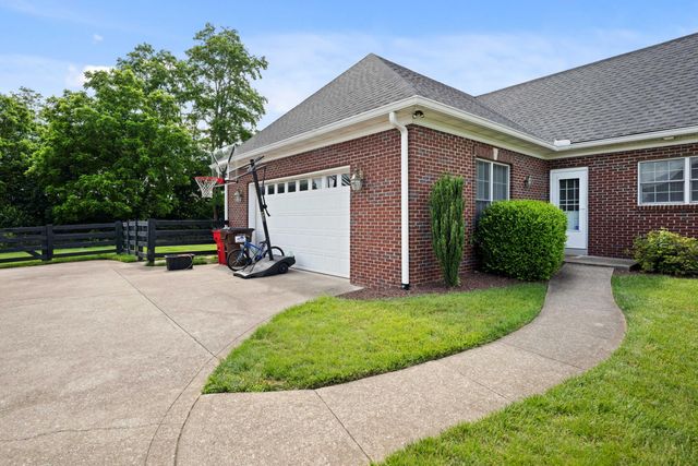 501 Hawthorne Drive, Nicholasville, KY 40356