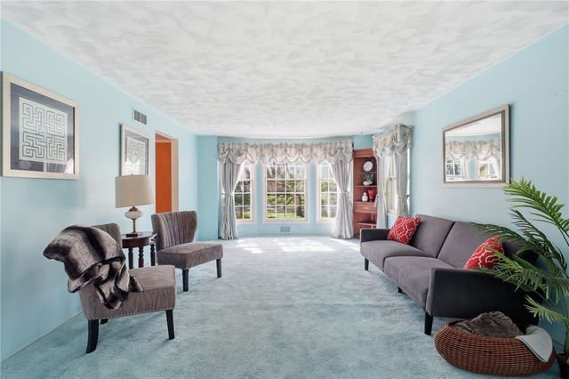 40 Harper Drive, Pittsford, NY 14534