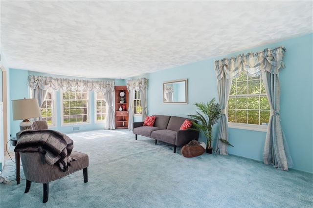 40 Harper Drive, Pittsford, NY 14534