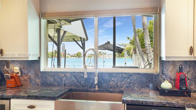6220 W 10th Avenue, Hialeah, FL 33012