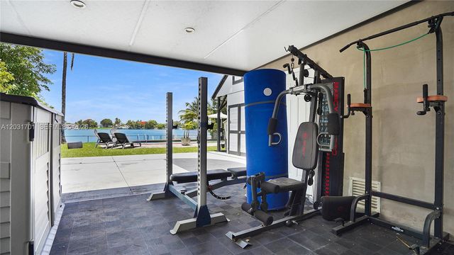 6220 W 10th Avenue, Hialeah, FL 33012