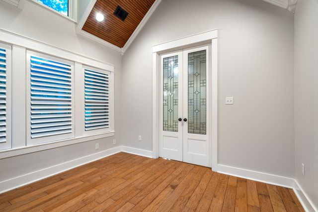 119 College Street, Farmersville, TX 75442