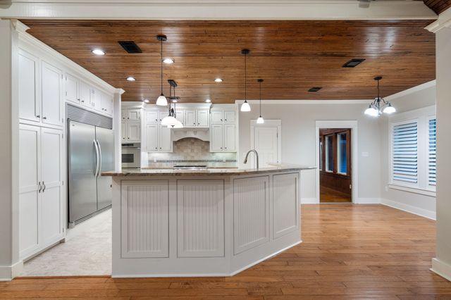 119 College Street, Farmersville, TX 75442