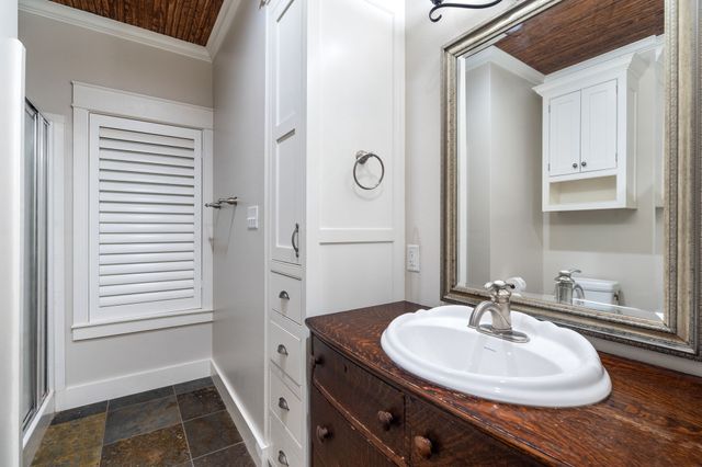 119 College Street, Farmersville, TX 75442