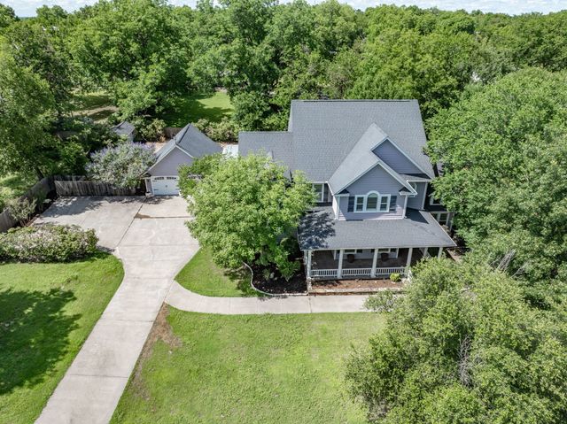 119 College Street, Farmersville, TX 75442