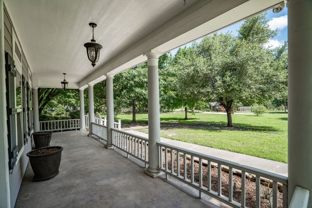 119 College Street, Farmersville, TX 75442