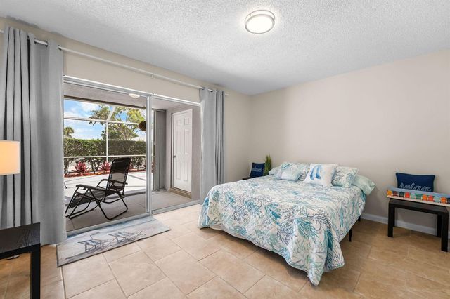 1559 SW Waterfall Boulevard, Palm City, FL 34990