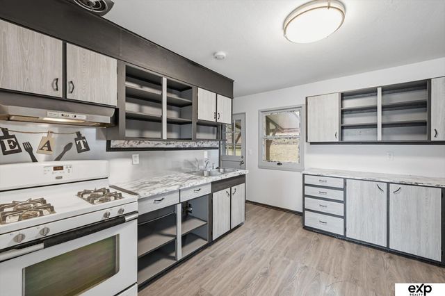 6325 Ruggles Street, Omaha, NE 68104