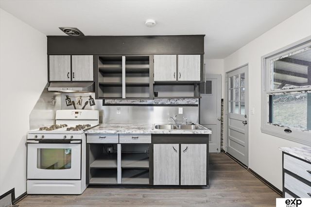 6325 Ruggles Street, Omaha, NE 68104