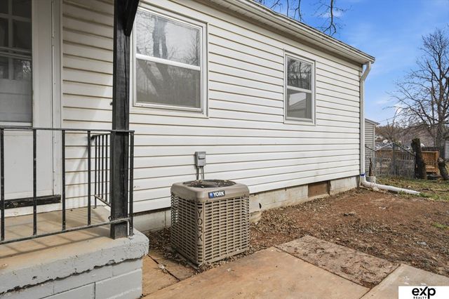 6325 Ruggles Street, Omaha, NE 68104