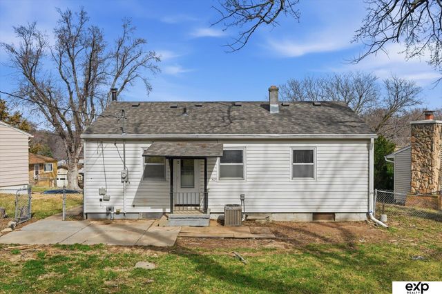 6325 Ruggles Street, Omaha, NE 68104