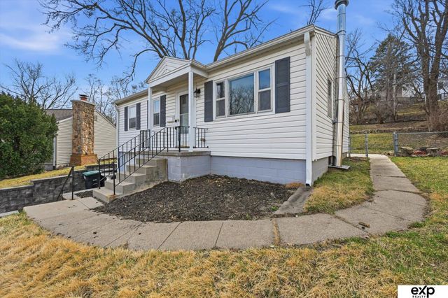 6325 Ruggles Street, Omaha, NE 68104