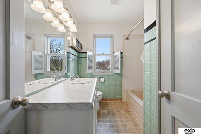 6325 Ruggles Street, Omaha, NE 68104