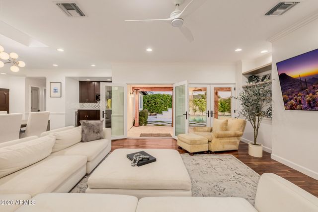 4021 E GLENROSA Avenue, Phoenix, AZ 85018