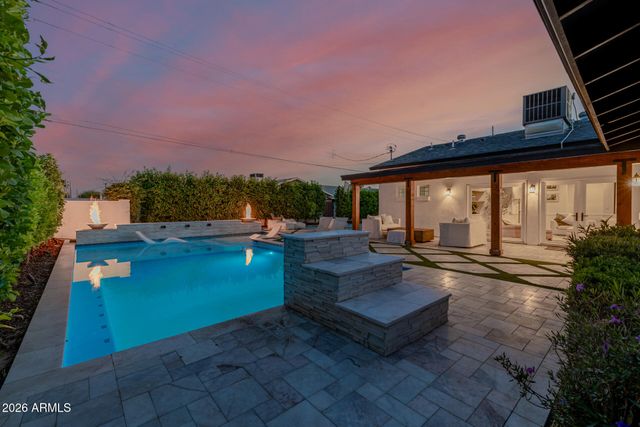 4021 E GLENROSA Avenue, Phoenix, AZ 85018