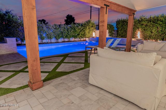 4021 E GLENROSA Avenue, Phoenix, AZ 85018