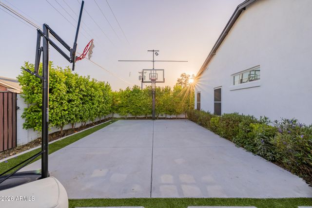 4021 E GLENROSA Avenue, Phoenix, AZ 85018