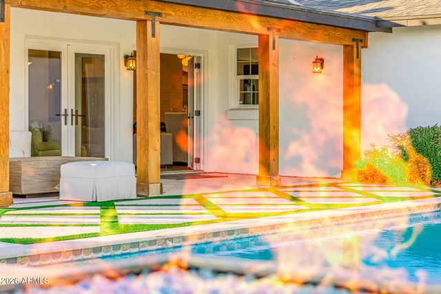 4021 E GLENROSA Avenue, Phoenix, AZ 85018