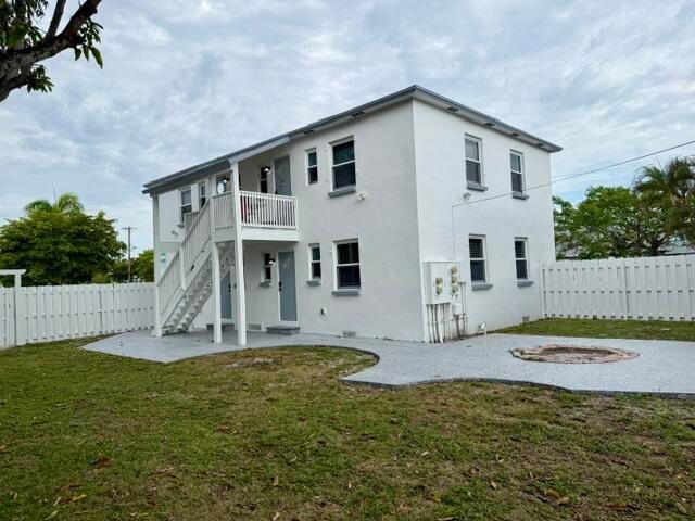 715 2nd Avenue S 1, Lake Worth Beach, FL 33460