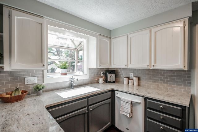 5275 Parker Ct S, Salem, OR 97306