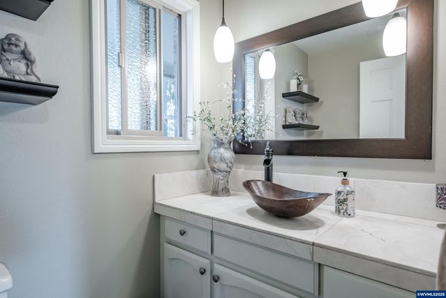 5275 Parker Ct S, Salem, OR 97306