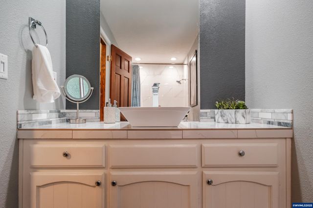 5275 Parker Ct S, Salem, OR 97306