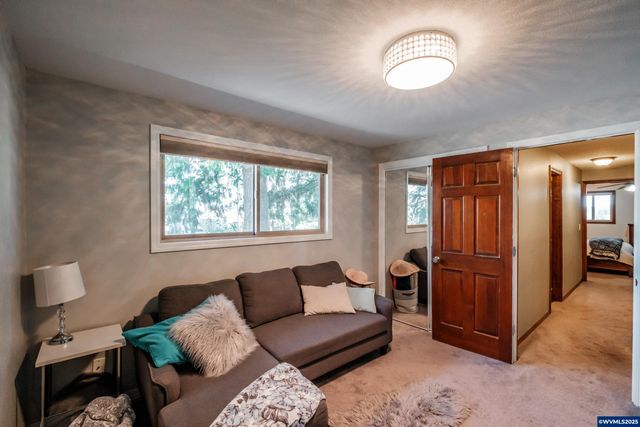 5275 Parker Ct S, Salem, OR 97306