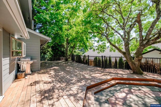 5275 Parker Ct S, Salem, OR 97306