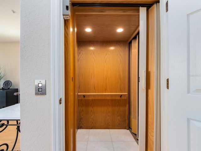 139 YACHT CLUB CIRCLE, North Redington Beach, FL 33708