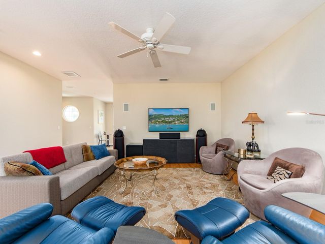 139 YACHT CLUB CIRCLE, North Redington Beach, FL 33708