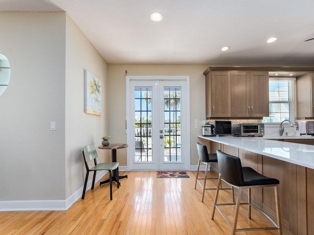 139 YACHT CLUB CIRCLE, North Redington Beach, FL 33708