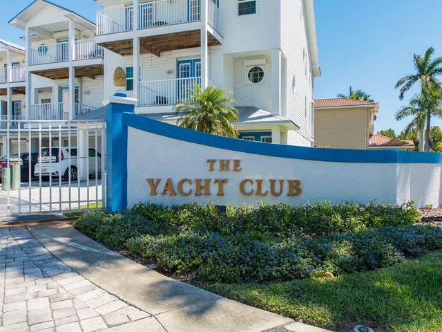 139 YACHT CLUB CIRCLE, North Redington Beach, FL 33708