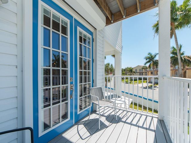 139 YACHT CLUB CIRCLE, North Redington Beach, FL 33708