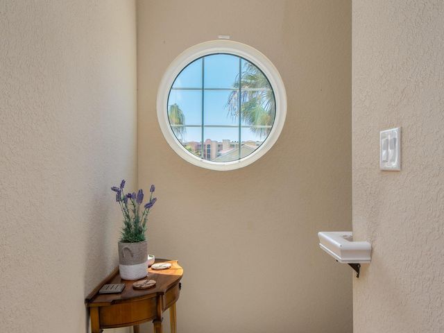 139 YACHT CLUB CIRCLE, North Redington Beach, FL 33708